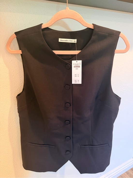 Abercrombie & Fitch Jackets & Blazers - Abercrombie & Fitch Black Tailored Button Vest